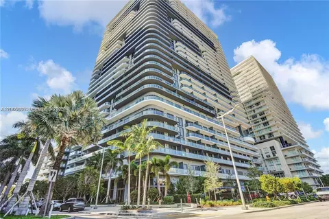 121 NE 34 St #2215, Miami, FL 33137