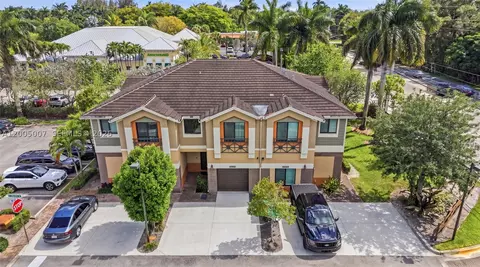 6320 S Station Sq, Davie, FL 33314