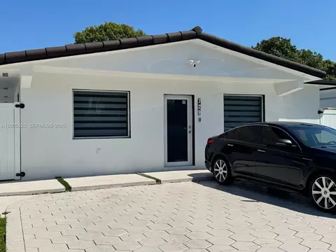 729 E 23rd St, Hialeah, FL 33013