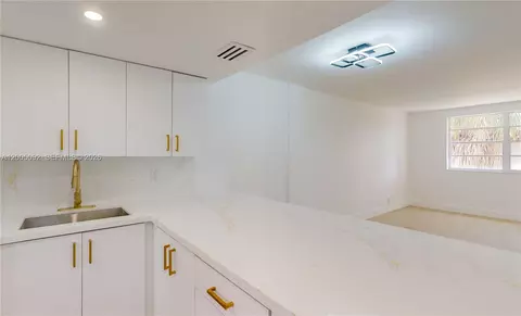 1333 E Hallandale Beach Blvd #326, Hallandale Beach, FL 33009