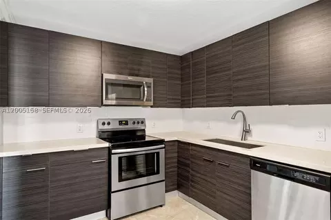 390 Racquet Club Rd #202, Weston, FL 33326