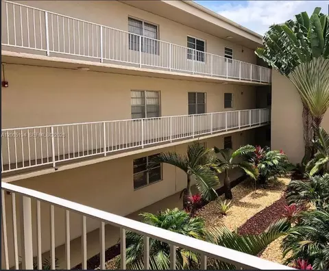 7705 SW 86th St #B-211, Miami, FL 33143