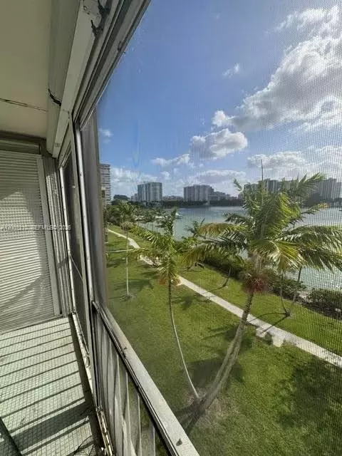 2861 Leonard Dr #F514, Aventura, FL 33160