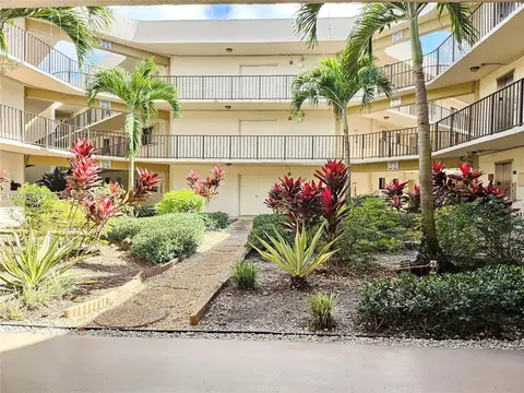 8005 SW 107th Ave #305, Miami, FL 33173