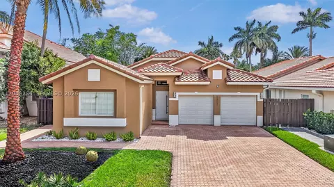 5861 NW 109th Ct, Doral, FL 33178