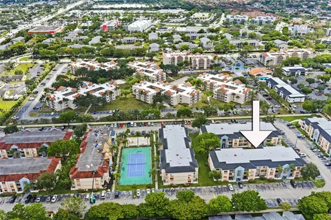 18880 NW 57th Ave #301, Hialeah, FL 33015