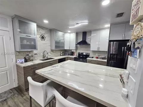 15429 SW 92nd St, Miami, FL 33196