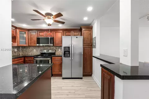 711 S Hollybrook Dr #209, Pembroke Pines, FL 33025