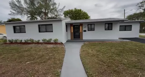 1350 NW 189th Ter, Miami Gardens, FL 33169