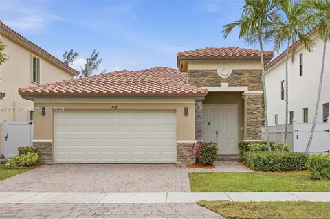 3518 W 86th Ter, Hialeah, FL 33018