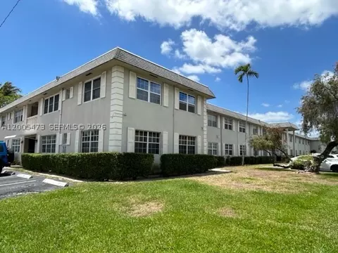 1520 Mckinley St #206E, Hollywood, FL 33020