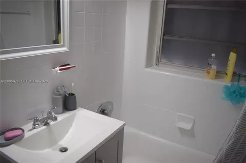 Bath - 841 Hialeah Dr, Hialeah, FL 33010 photo 3 of 3