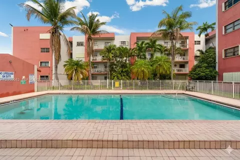 8401 NW 8 St #401, Miami, FL 33126