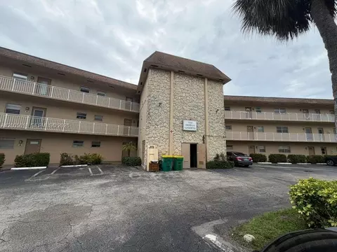 5041 W Oakland Park Blvd #110, Lauderdale Lakes, FL 33313