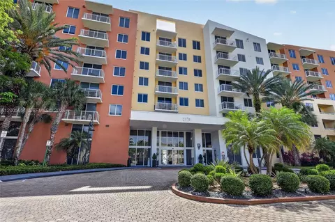 2775 NE 187th St #202, Aventura, FL 33180