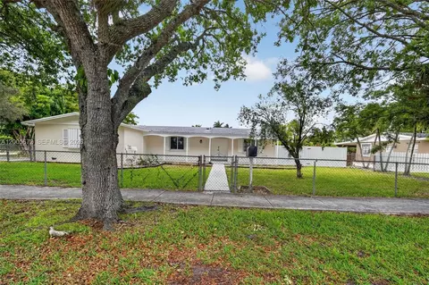 341 NW 15th St, Homestead, FL 33030