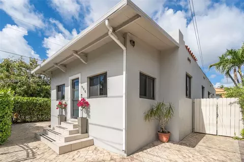 944 SW 10th Ave, Miami, FL 33130