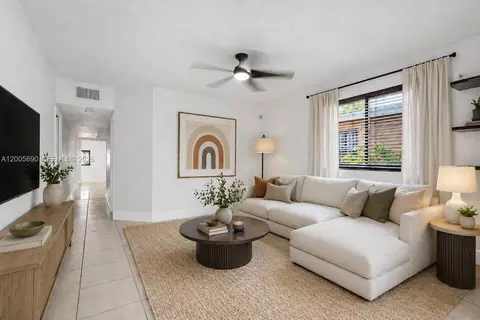 944 SW 10th Ave, Miami, FL 33130