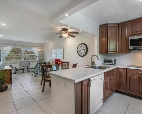 3506 NW 49th Ave #511, Lauderdale Lakes, FL 33319