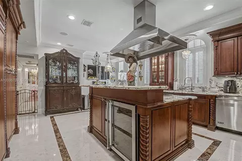 600 Coral Way #5, Coral Gables, FL 33134