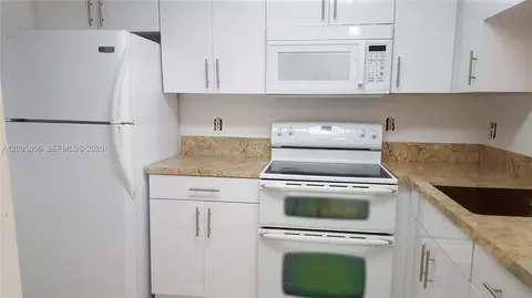 19701 SW 114th Ave #266, Miami, FL 33157