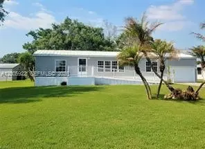 1047 Mayford Lake Rd, Moore Haven, FL 33471