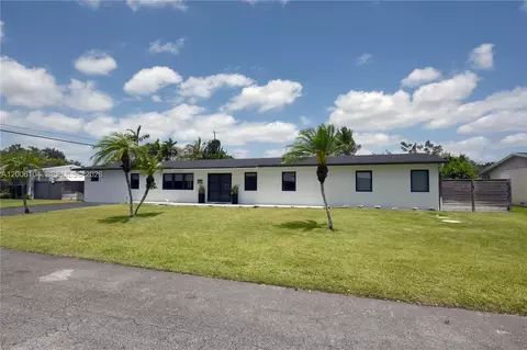 9281 SW 166th Ter, Palmetto Bay, FL 33157