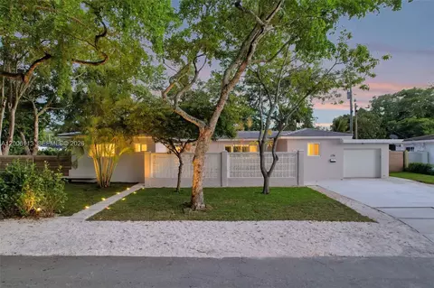 2 NW 89th St, El Portal, FL 33150