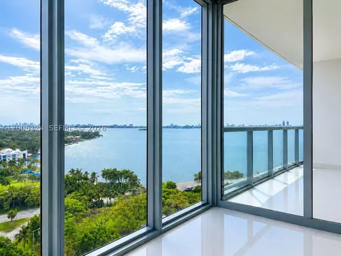 601 NE 36th St #1404, Miami, FL 33137