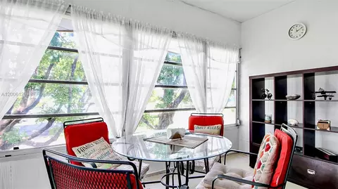 4000 NW 44th Ave #306, Lauderdale Lakes, FL 33319