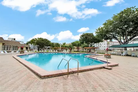 4000 NW 44th Ave #306, Lauderdale Lakes, FL 33319