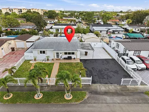 View/Area - 1132 W 71st St, Hialeah, FL 33014 photo 2 of 6