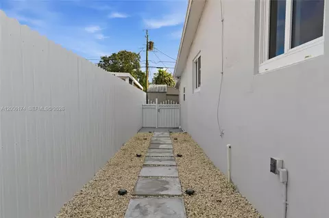 Exterior - 1132 W 71st St, Hialeah, FL 33014 photo 5 of 5
