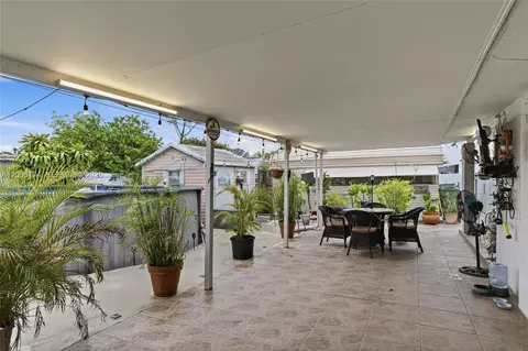 Exterior - 1132 W 71st St, Hialeah, FL 33014 photo 2 of 5