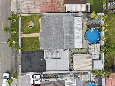 View/Area - 1132 W 71st St, Hialeah, FL 33014 photo 6 of 6
