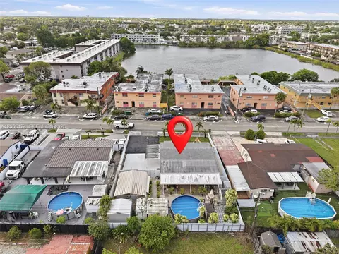 View/Area - 1132 W 71st St, Hialeah, FL 33014 photo 4 of 6