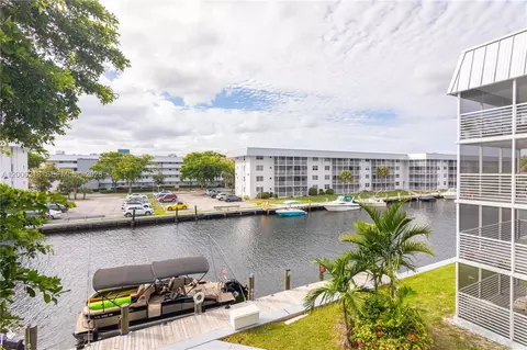 3600 NE 170th St #308, North Miami Beach, FL 33160