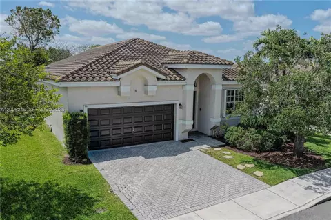 16284 NW 24th St, Pembroke Pines, FL 33028