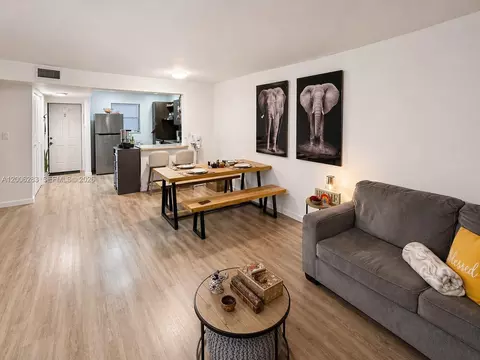 8421 Lagos De Campo Blvd #309T, Tamarac, FL 33321