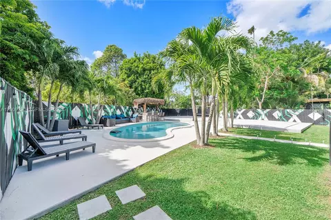Exterior - 14830 N Spur Dr, Miami, FL 33161 photo 12 of 26