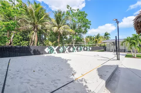 Exterior - 14830 N Spur Dr, Miami, FL 33161 photo 7 of 26