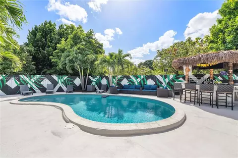 Exterior - 14830 N Spur Dr, Miami, FL 33161 photo 10 of 26