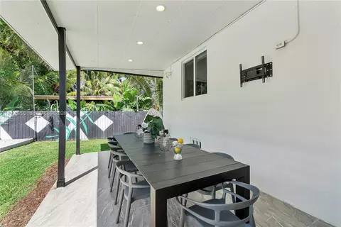 Exterior - 14830 N Spur Dr, Miami, FL 33161 photo 3 of 26