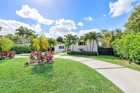 Exterior - 14830 N Spur Dr, Miami, FL 33161 photo 24 of 26