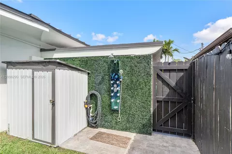 Exterior - 14830 N Spur Dr, Miami, FL 33161 photo 14 of 26