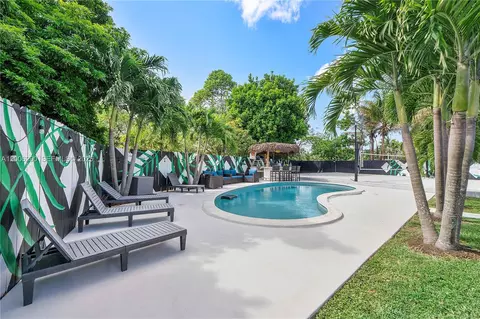 Exterior - 14830 N Spur Dr, Miami, FL 33161 photo 11 of 26