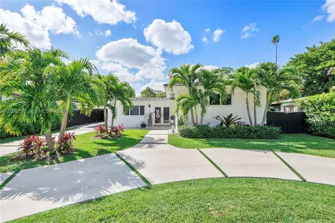 Exterior - 14830 N Spur Dr, Miami, FL 33161 photo 21 of 26