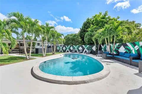 Exterior - 14830 N Spur Dr, Miami, FL 33161 photo 9 of 26