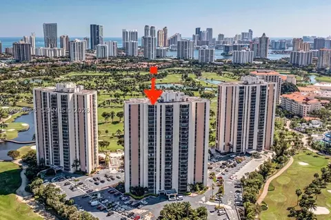 20301 W Country Club Dr #PH22, Aventura, FL 33180