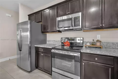Kitchen - 3525 W 94th St, Hialeah, FL 33018 photo 4 of 6